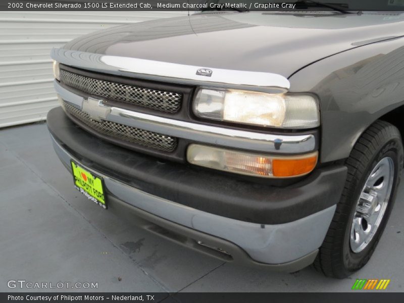 Medium Charcoal Gray Metallic / Graphite Gray 2002 Chevrolet Silverado 1500 LS Extended Cab