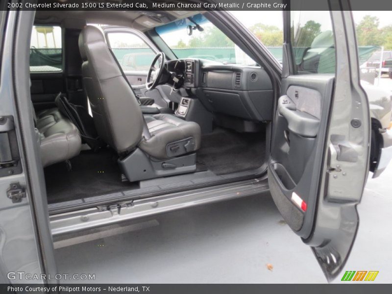 Medium Charcoal Gray Metallic / Graphite Gray 2002 Chevrolet Silverado 1500 LS Extended Cab