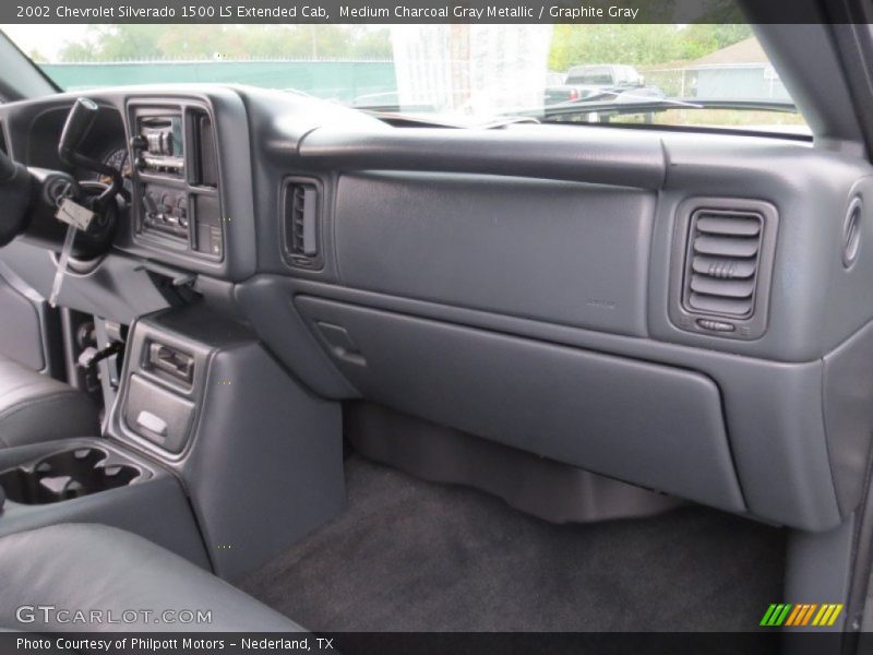 Medium Charcoal Gray Metallic / Graphite Gray 2002 Chevrolet Silverado 1500 LS Extended Cab