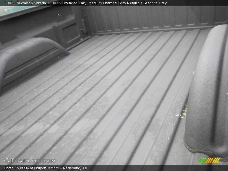 Medium Charcoal Gray Metallic / Graphite Gray 2002 Chevrolet Silverado 1500 LS Extended Cab