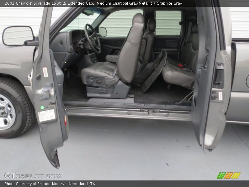 Medium Charcoal Gray Metallic / Graphite Gray 2002 Chevrolet Silverado 1500 LS Extended Cab