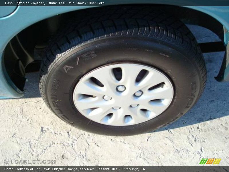 Island Teal Satin Glow / Silver Fern 1999 Plymouth Voyager
