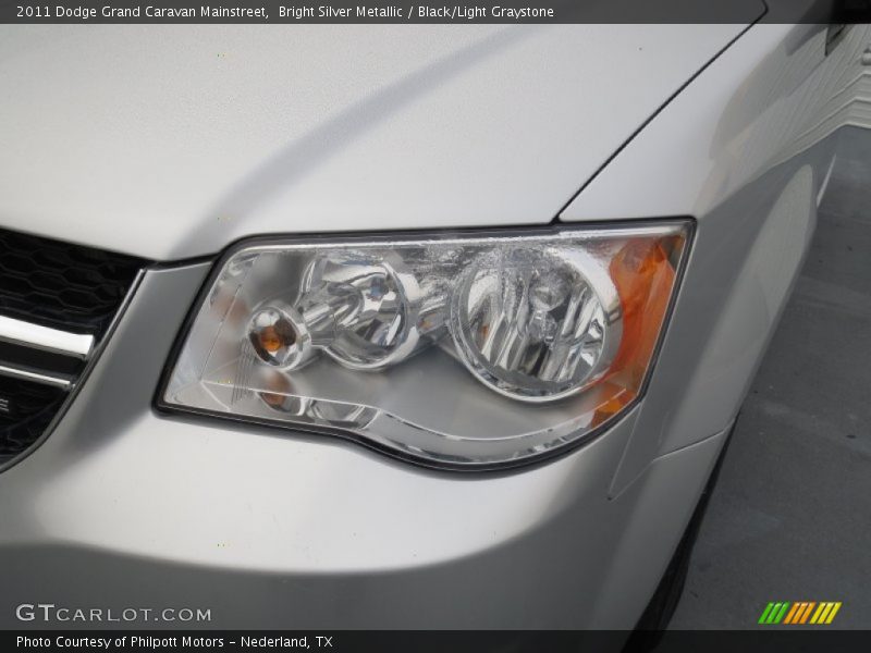 Bright Silver Metallic / Black/Light Graystone 2011 Dodge Grand Caravan Mainstreet