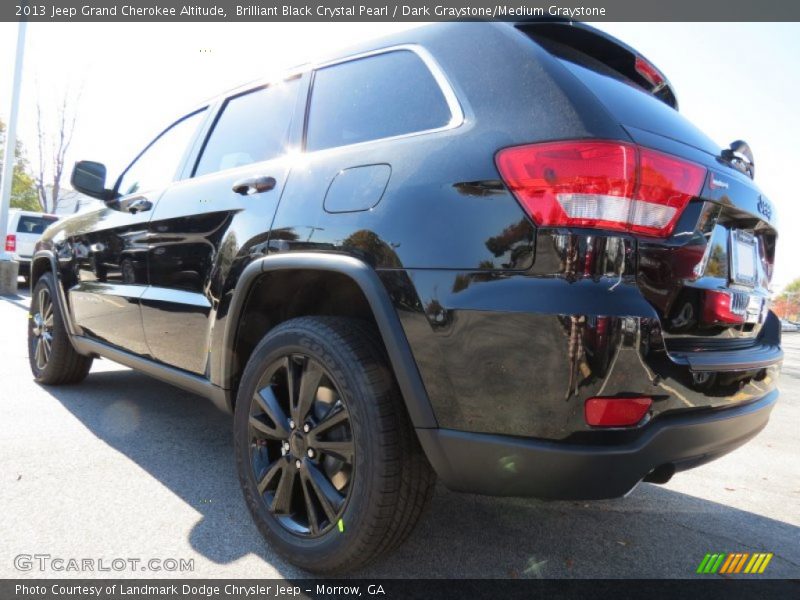 Brilliant Black Crystal Pearl / Dark Graystone/Medium Graystone 2013 Jeep Grand Cherokee Altitude