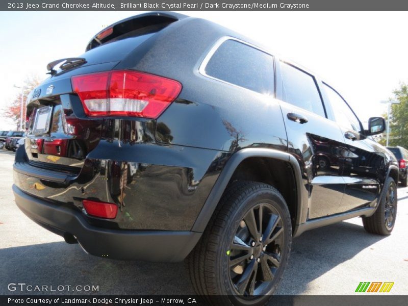 Brilliant Black Crystal Pearl / Dark Graystone/Medium Graystone 2013 Jeep Grand Cherokee Altitude