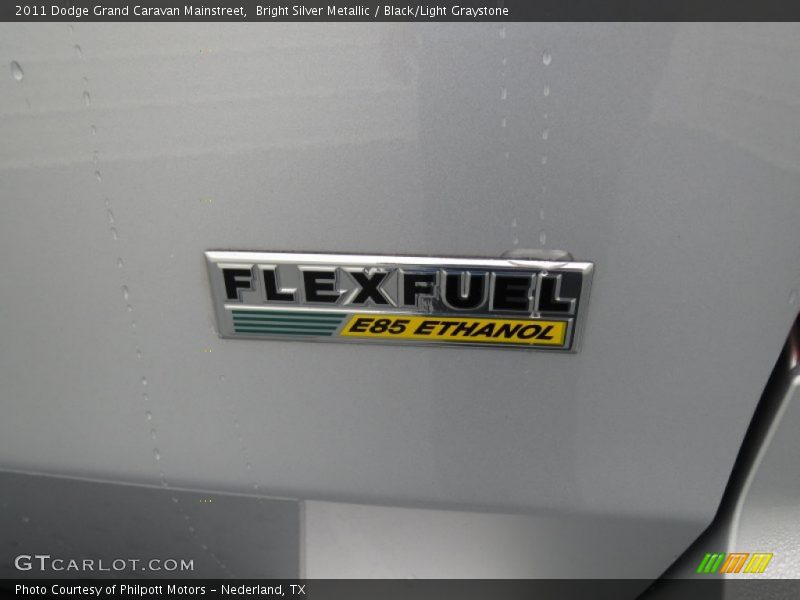 Bright Silver Metallic / Black/Light Graystone 2011 Dodge Grand Caravan Mainstreet