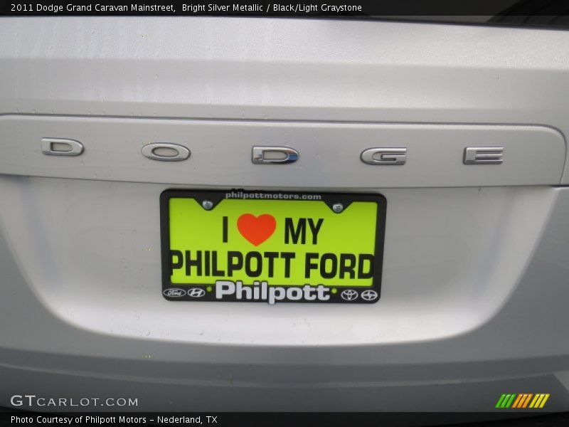 Bright Silver Metallic / Black/Light Graystone 2011 Dodge Grand Caravan Mainstreet