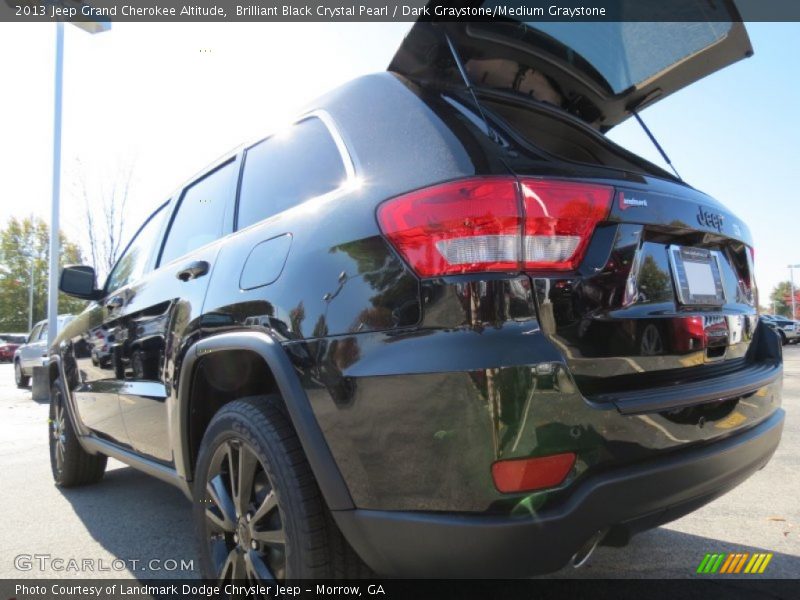 Brilliant Black Crystal Pearl / Dark Graystone/Medium Graystone 2013 Jeep Grand Cherokee Altitude