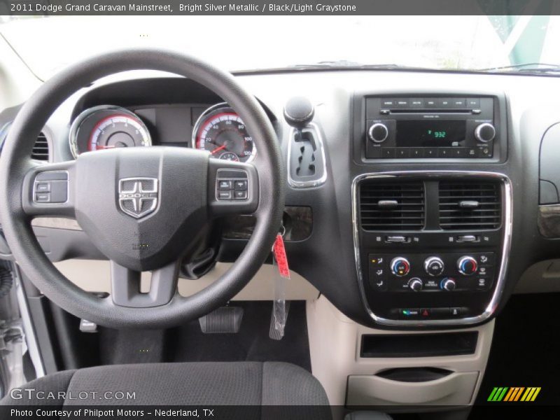 Bright Silver Metallic / Black/Light Graystone 2011 Dodge Grand Caravan Mainstreet