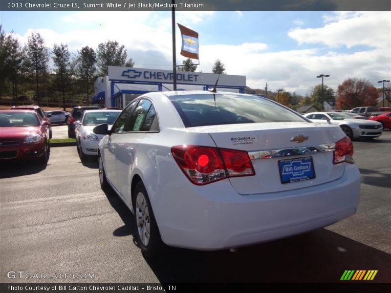 Summit White / Jet Black/Medium Titanium 2013 Chevrolet Cruze LS