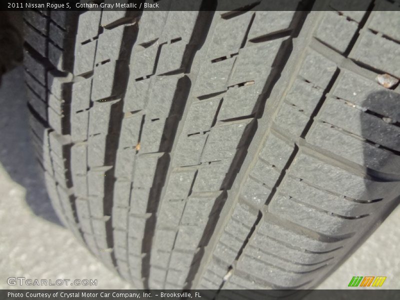 Gotham Gray Metallic / Black 2011 Nissan Rogue S