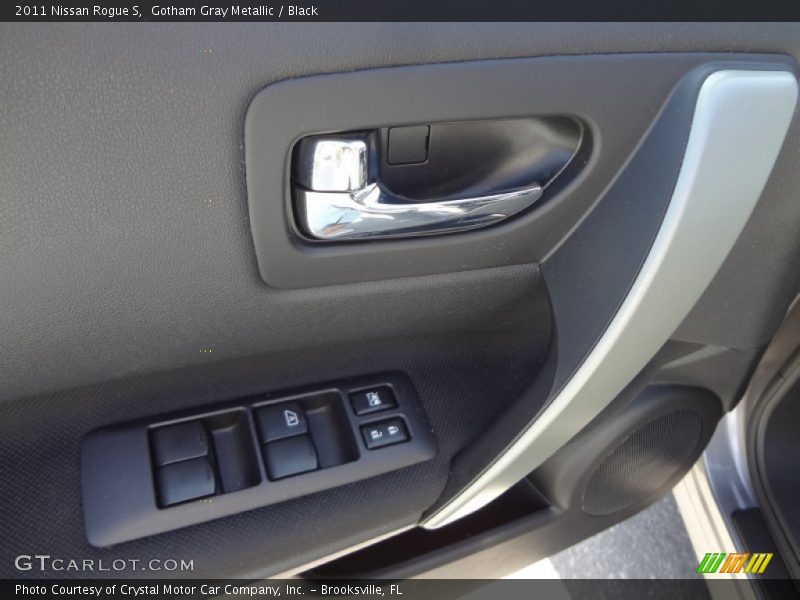 Gotham Gray Metallic / Black 2011 Nissan Rogue S