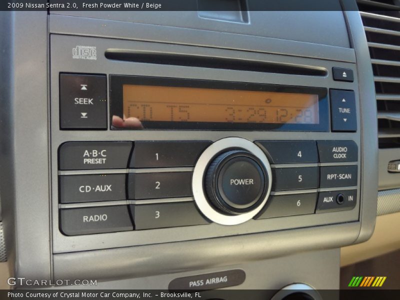 Fresh Powder White / Beige 2009 Nissan Sentra 2.0