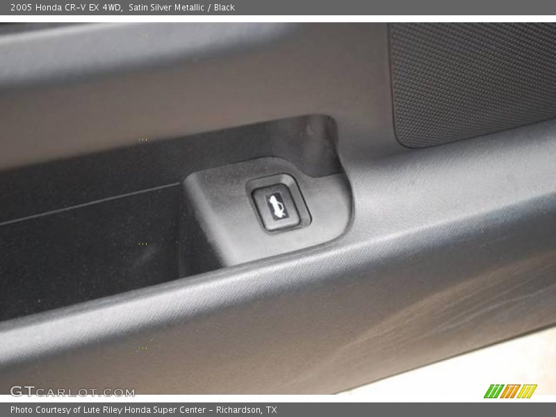 Satin Silver Metallic / Black 2005 Honda CR-V EX 4WD