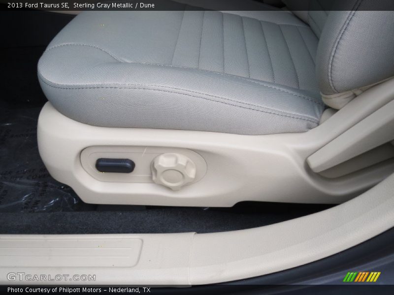Sterling Gray Metallic / Dune 2013 Ford Taurus SE