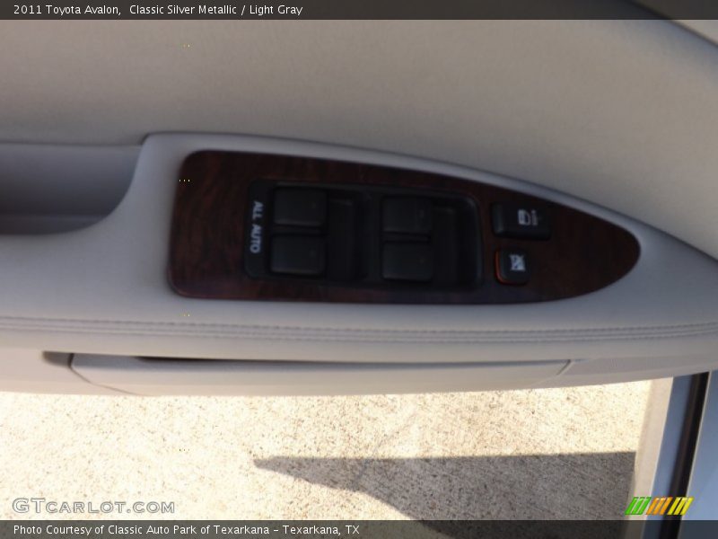 Classic Silver Metallic / Light Gray 2011 Toyota Avalon