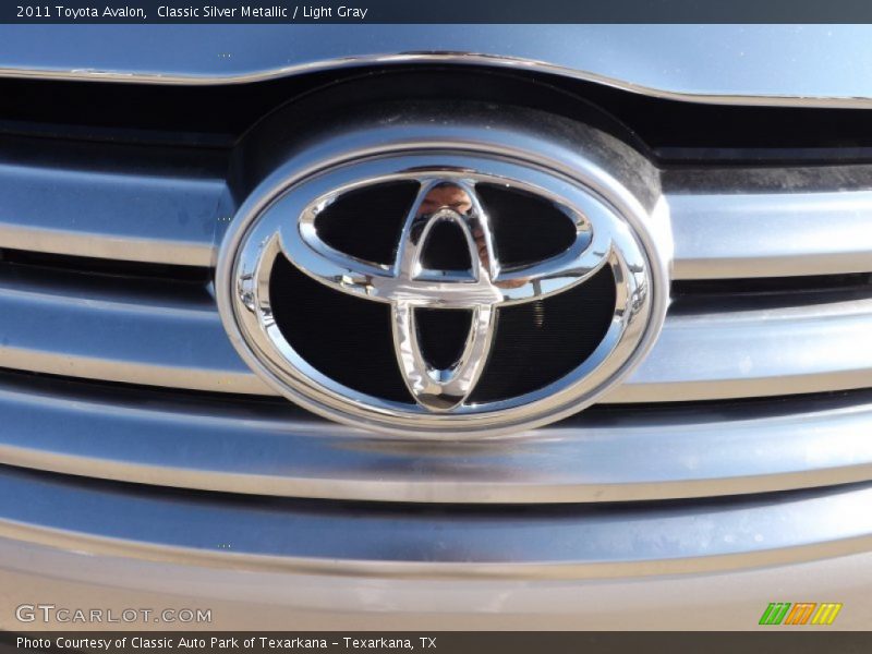 Classic Silver Metallic / Light Gray 2011 Toyota Avalon