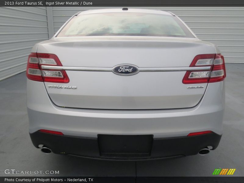 Ingot Silver Metallic / Dune 2013 Ford Taurus SE