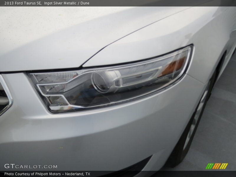 Ingot Silver Metallic / Dune 2013 Ford Taurus SE