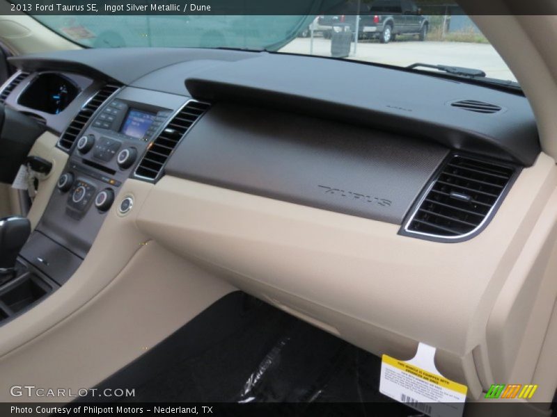 Ingot Silver Metallic / Dune 2013 Ford Taurus SE