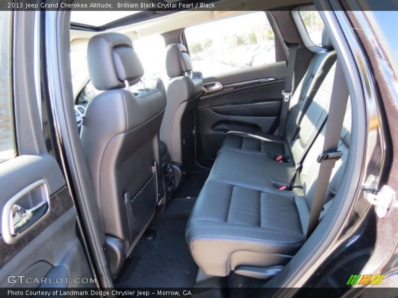 Brilliant Black Crystal Pearl / Black 2013 Jeep Grand Cherokee Altitude