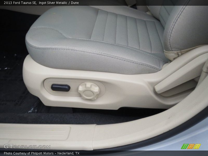 Ingot Silver Metallic / Dune 2013 Ford Taurus SE