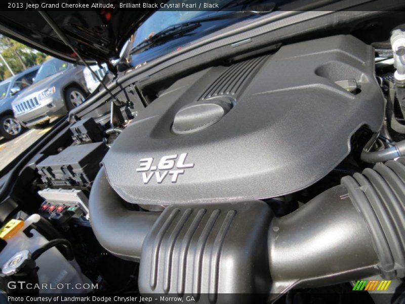 Brilliant Black Crystal Pearl / Black 2013 Jeep Grand Cherokee Altitude