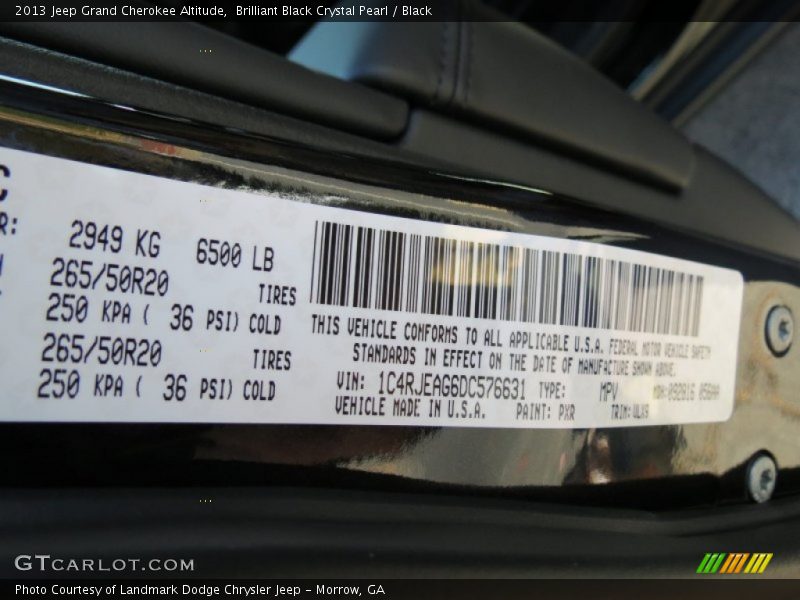 Brilliant Black Crystal Pearl / Black 2013 Jeep Grand Cherokee Altitude