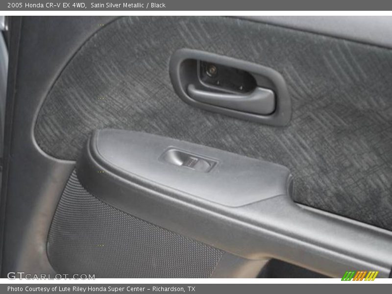 Satin Silver Metallic / Black 2005 Honda CR-V EX 4WD