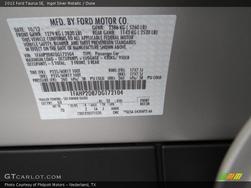 Ingot Silver Metallic / Dune 2013 Ford Taurus SE