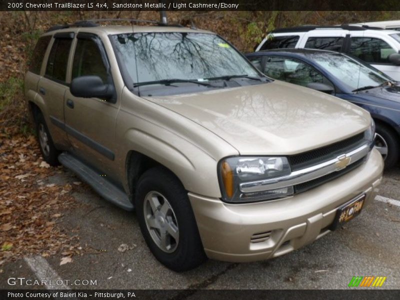 Sandstone Metallic / Light Cashmere/Ebony 2005 Chevrolet TrailBlazer LS 4x4