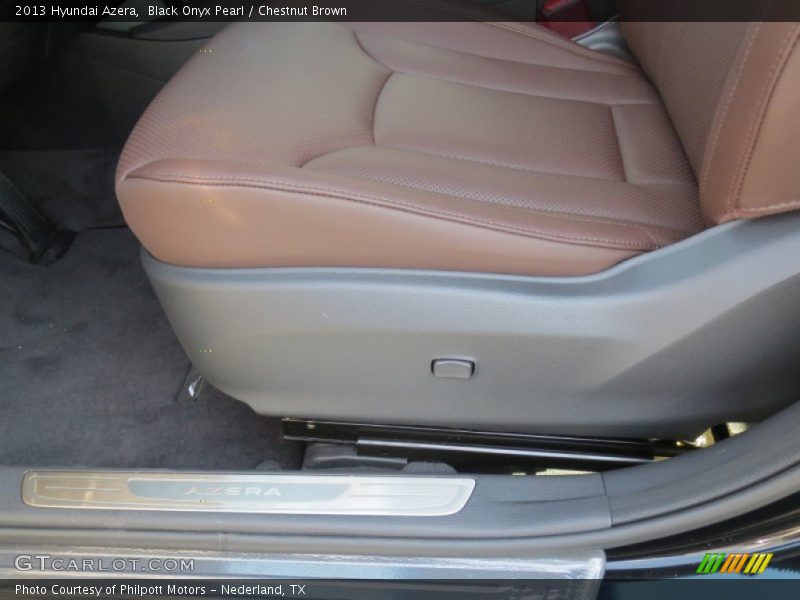 Front Seat of 2013 Azera 