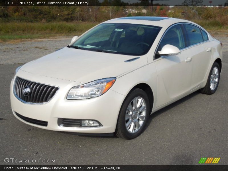 Front 3/4 View of 2013 Regal 