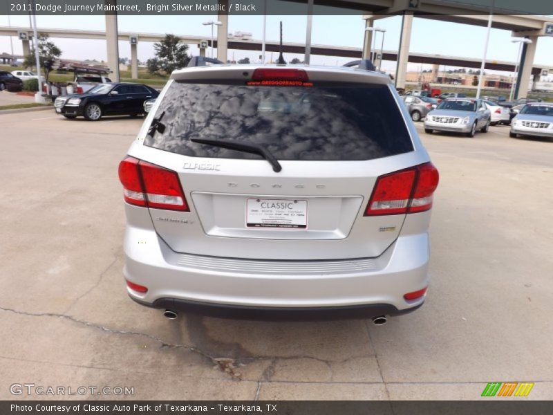 Bright Silver Metallic / Black 2011 Dodge Journey Mainstreet