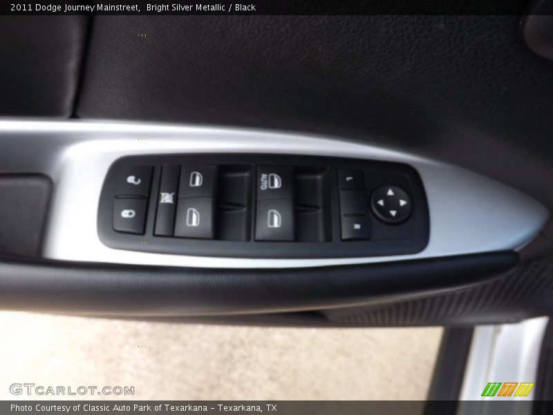 Bright Silver Metallic / Black 2011 Dodge Journey Mainstreet