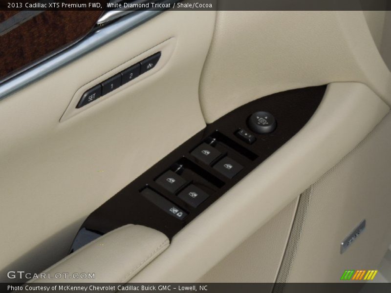 White Diamond Tricoat / Shale/Cocoa 2013 Cadillac XTS Premium FWD