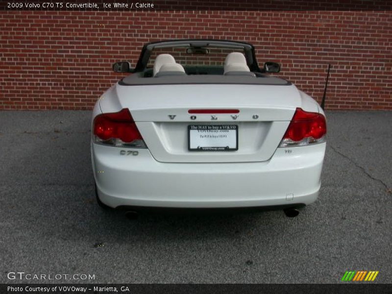Ice White / Calcite 2009 Volvo C70 T5 Convertible