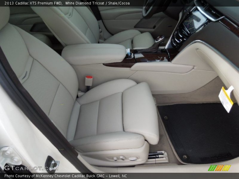 White Diamond Tricoat / Shale/Cocoa 2013 Cadillac XTS Premium FWD
