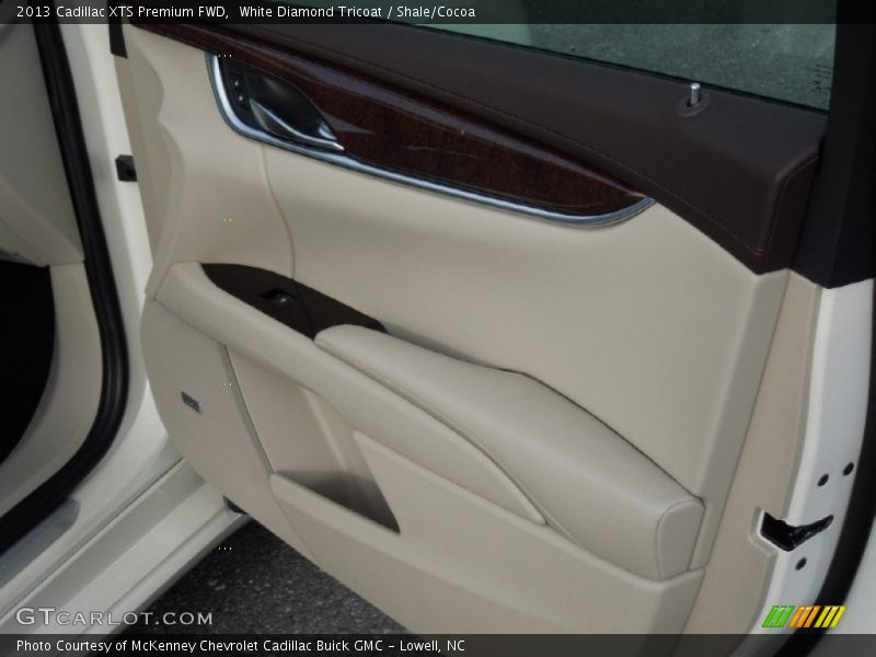 White Diamond Tricoat / Shale/Cocoa 2013 Cadillac XTS Premium FWD