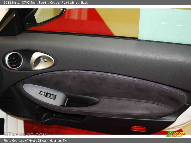 Door Panel of 2012 370Z Sport Touring Coupe