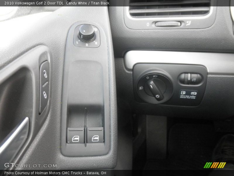 Candy White / Titan Black 2010 Volkswagen Golf 2 Door TDI
