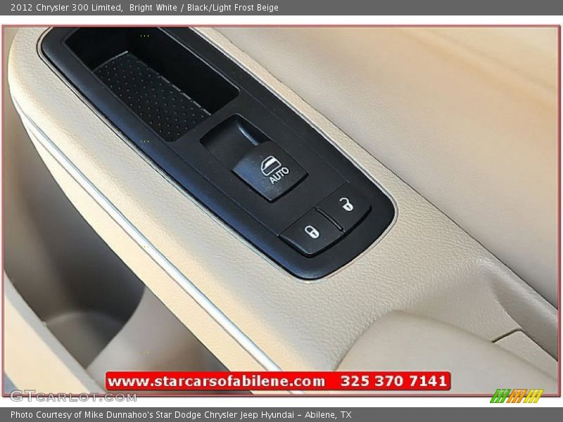 Bright White / Black/Light Frost Beige 2012 Chrysler 300 Limited
