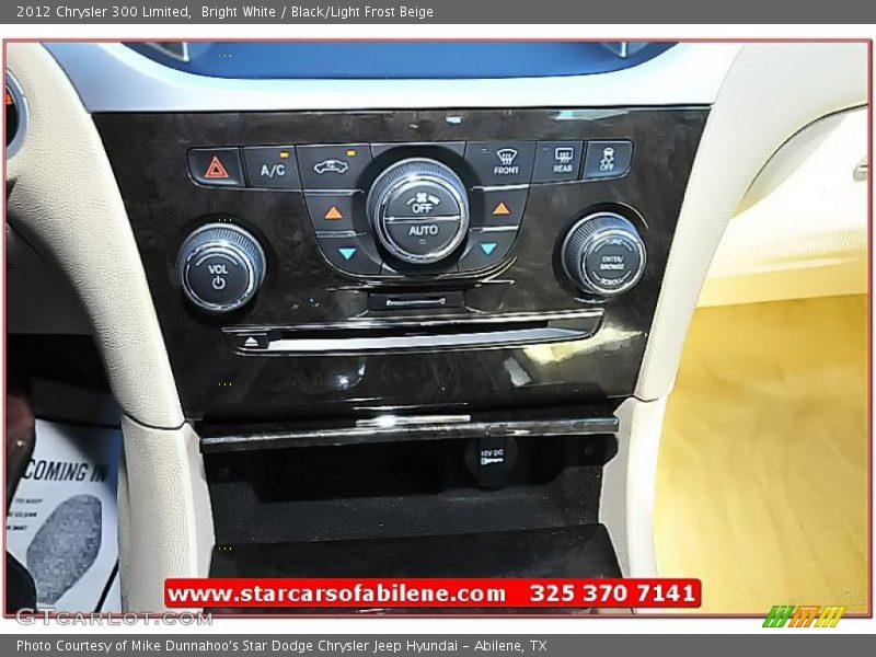 Bright White / Black/Light Frost Beige 2012 Chrysler 300 Limited