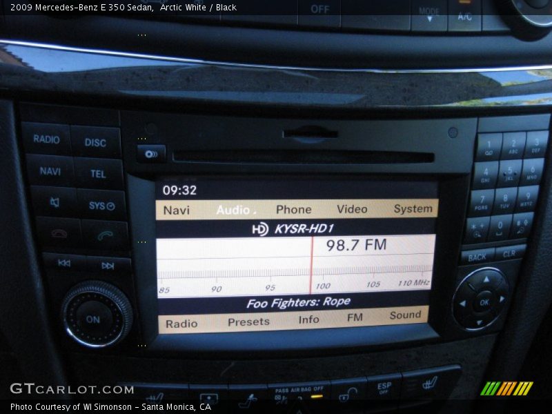 Arctic White / Black 2009 Mercedes-Benz E 350 Sedan
