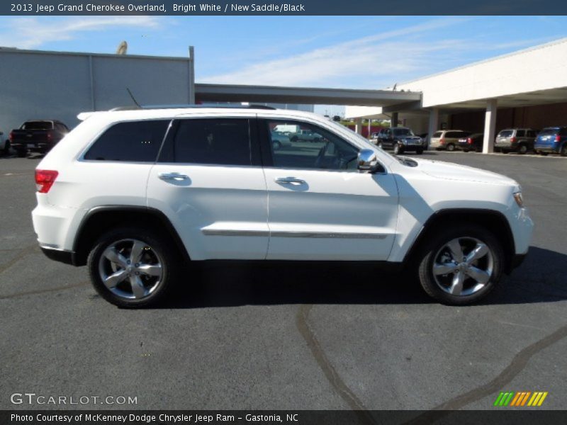 Bright White / New Saddle/Black 2013 Jeep Grand Cherokee Overland