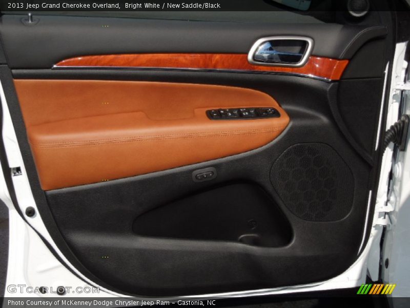 Bright White / New Saddle/Black 2013 Jeep Grand Cherokee Overland