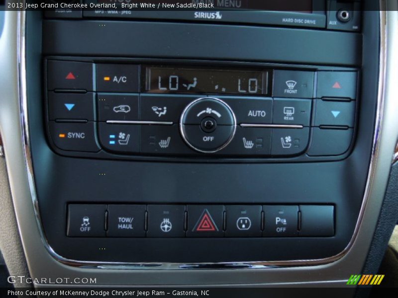 Bright White / New Saddle/Black 2013 Jeep Grand Cherokee Overland