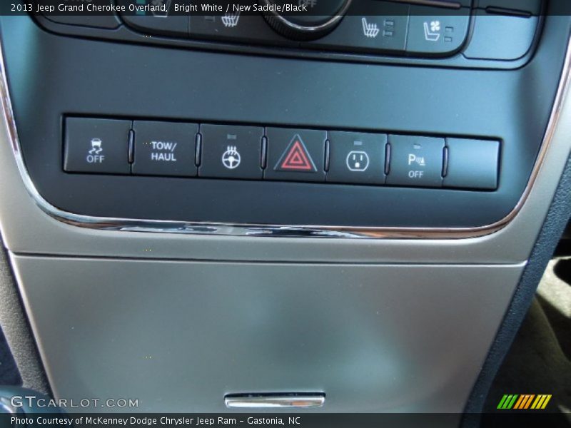 Bright White / New Saddle/Black 2013 Jeep Grand Cherokee Overland