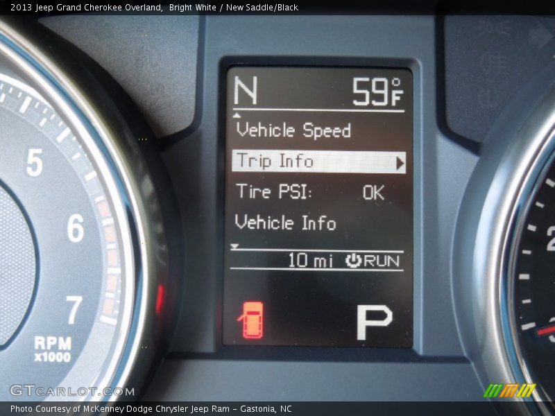 Bright White / New Saddle/Black 2013 Jeep Grand Cherokee Overland