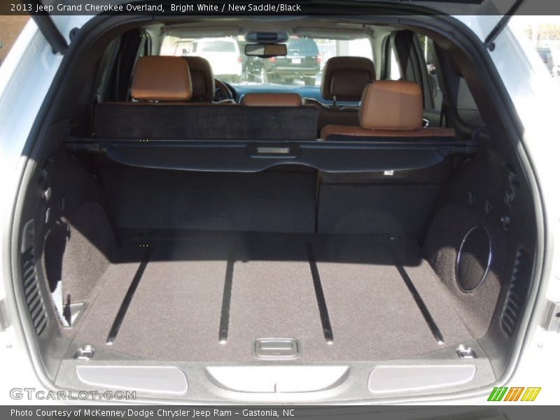 Bright White / New Saddle/Black 2013 Jeep Grand Cherokee Overland